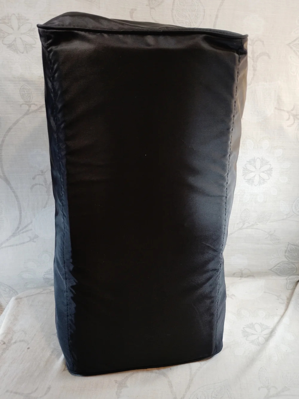 Crate&Barrel Black Men's Duffel Bag with Adjustable Strap